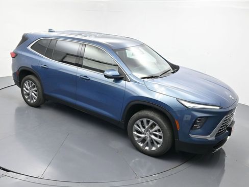 Used 2025 Buick Enclave Preferred AWD/4WD image 29