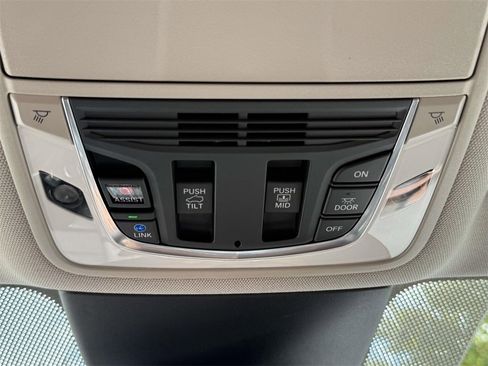 Certified 2023 Acura MDX FWD w/ Technology Package image 11