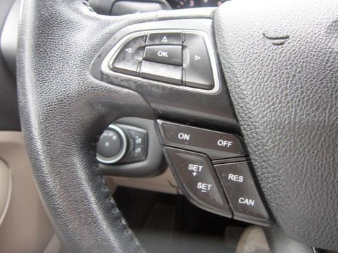 Used 2017 Ford Escape Titanium AWD/4WD image 16