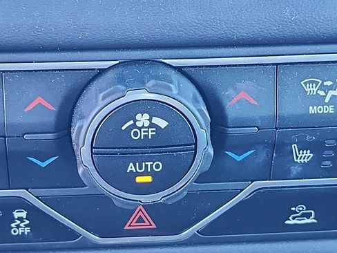 Certified 2024 Jeep Wrangler Sahara image 33