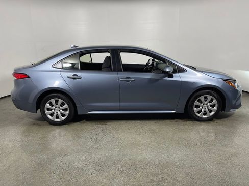 Certified 2022 Toyota Corolla LE image 2