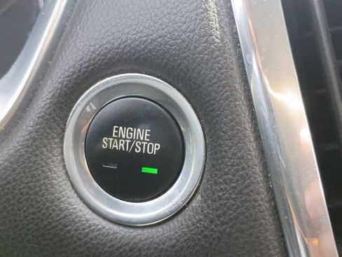 Used 2020 Chevrolet Traverse LT FWD image 33