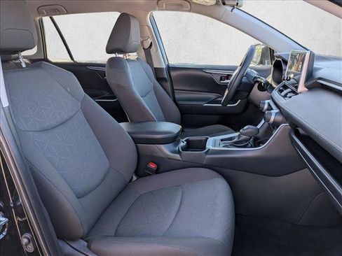 Used 2025 Toyota RAV4 XLE FWD image 20