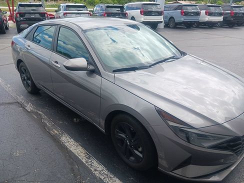 Used 2022 Hyundai Elantra SEL FWD image 1