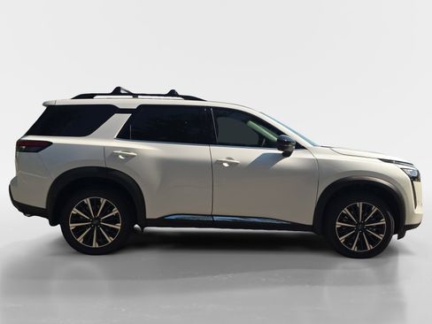 New 2026 Nissan Pathfinder Platinum AWD/4WD image 6