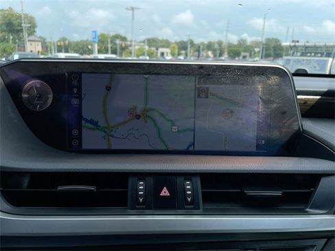 Used 2019 Lexus ES 300h w/ Premium Package image 17