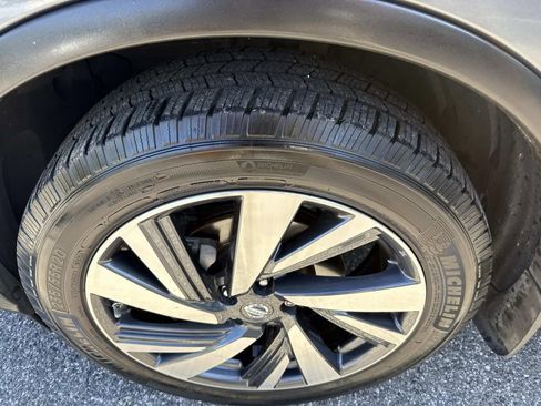 Used 2017 Nissan Murano Platinum w/ Platinum Technology Package image 12