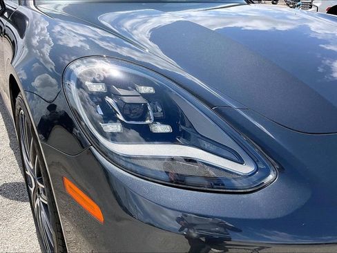 Used 2021 Porsche Panamera 4S image 32