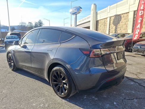 Used 2022 Tesla Model Y Long Range image 6