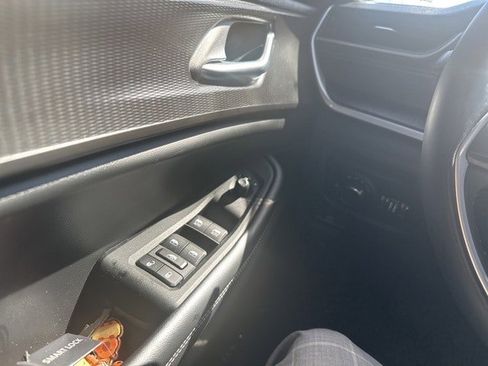 Used 2023 Jeep Grand Cherokee L Laredo image 9