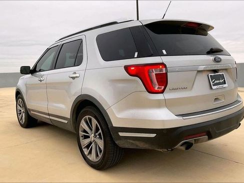Used 2018 Ford Explorer Limited image 6