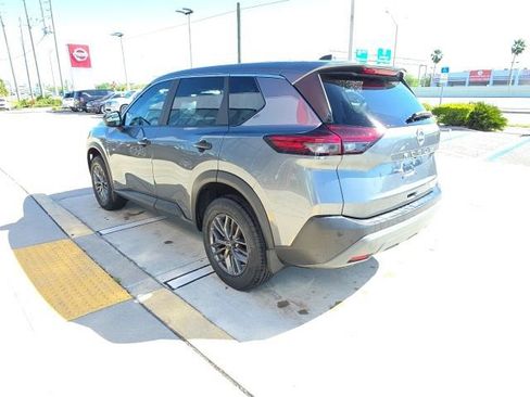 Used 2023 Nissan Rogue S image 6