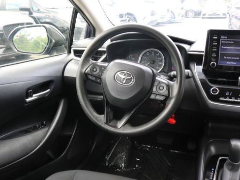 Used 2020 Toyota Corolla LE FWD image 18
