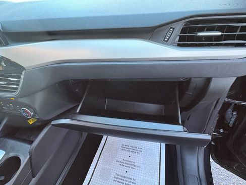 Used 2022 Ford Escape SE image 10