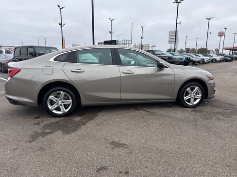Used 2024 Chevrolet Malibu LT image 11