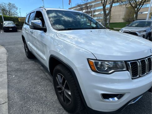 Used 2017 Jeep Grand Cherokee Limited image 6