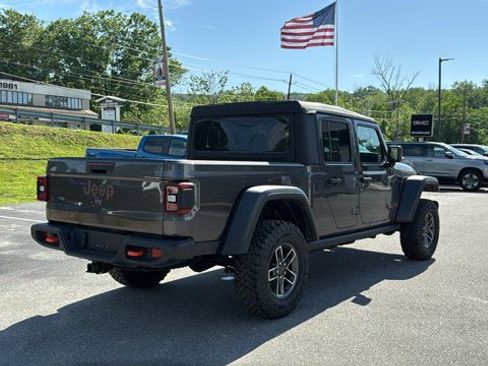 Certified 2026 Jeep Gladiator Mojave w/ Safety Group AWD/4WD image 6