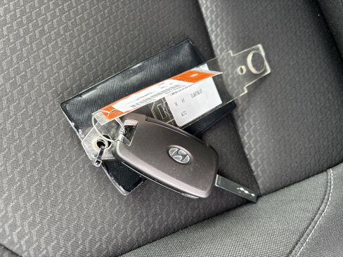 Used 2019 Hyundai Elantra GT FWD image 38