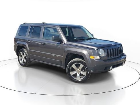 Used 2017 Jeep Patriot High Altitude AWD/4WD image 13