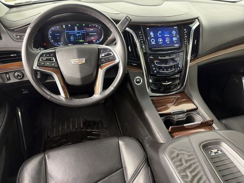 Used 2018 Cadillac Escalade Premium Luxury image 14