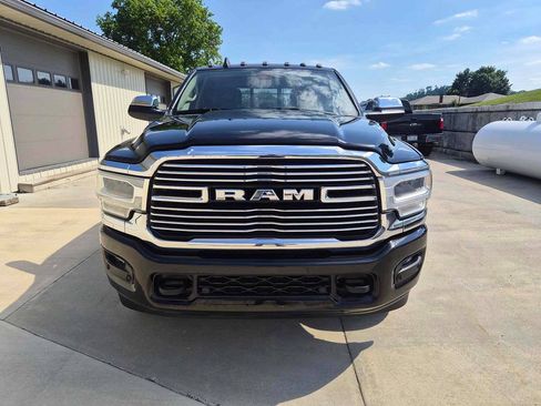 Used 2022 RAM 3500 Laramie AWD/4WD image 2