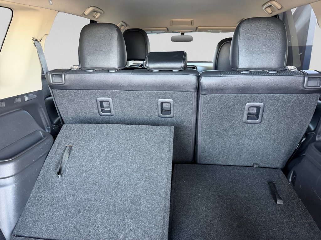 Used 2016 Mitsubishi Outlander SEL FWD image 28