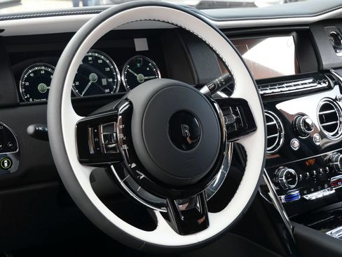 Certified 2024 Rolls-Royce Cullinan AWD/4WD image 23