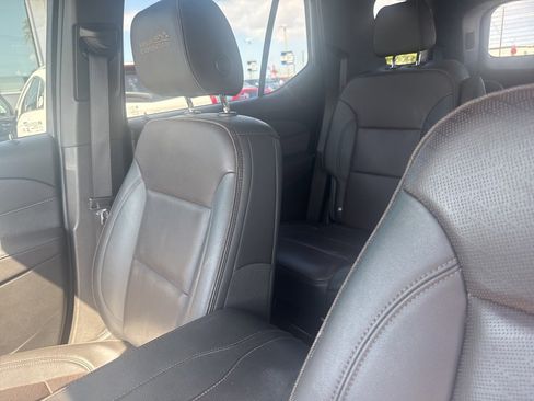 Used 2023 Chevrolet Traverse High Country image 19