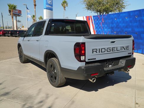New 2026 Honda Ridgeline Black Edition image 9