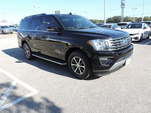 Used 2021 Ford Expedition XLT image 3