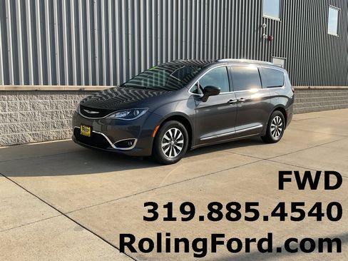 Used 2020 Chrysler Pacifica Touring-L Plus image 1