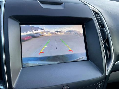 Used 2018 Ford Edge Titanium image 26