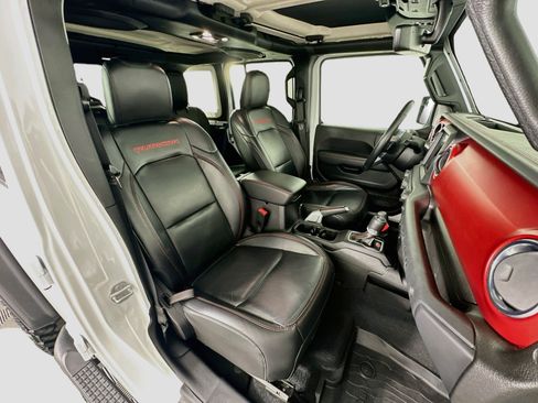 Used 2019 Jeep Wrangler Unlimited Rubicon AWD/4WD image 32