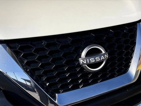 Used 2023 Nissan Murano SV image 30