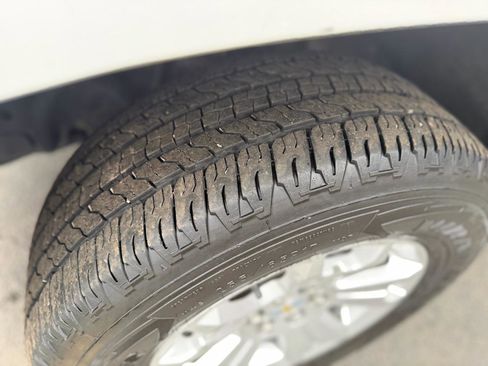 Used 2021 Chevrolet Colorado LT w/ Fleet Safety Package image 11