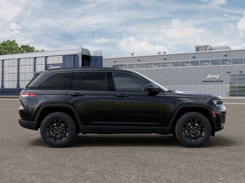 New 2026 Jeep Grand Cherokee Altitude image 12