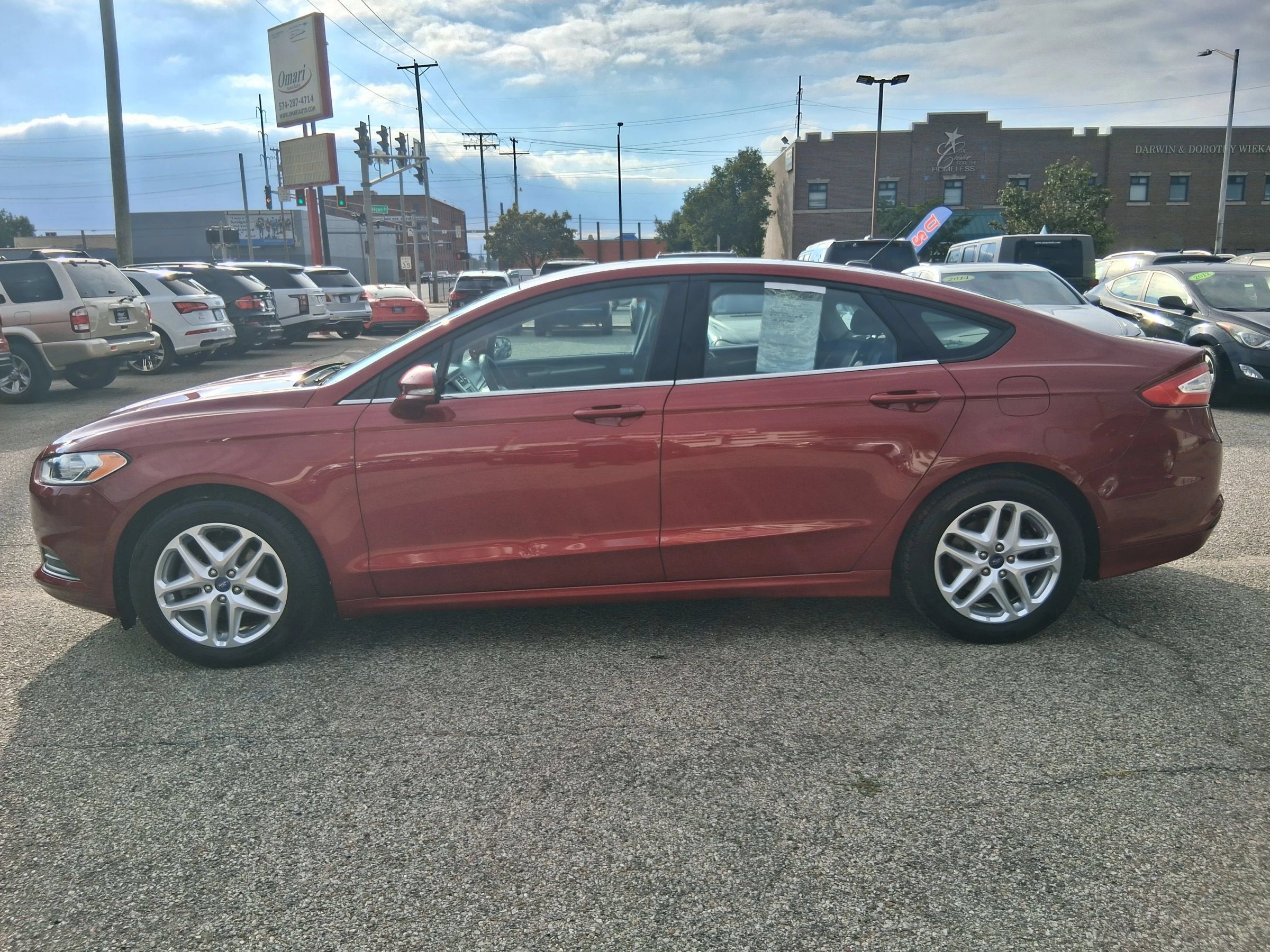 Used 2013 Ford Fusion SE FWD image 4