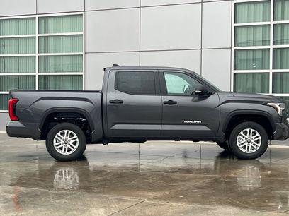 New 2026 Toyota Tundra SR5 w/ SR5 Convenience Package
