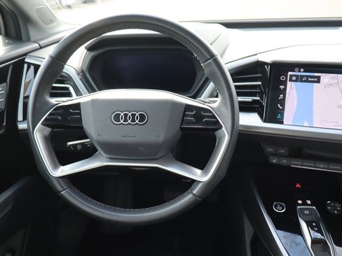 Used 2023 Audi Q4 e-tron Prestige image 11