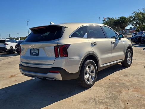 New 2026 Kia Sorento LX image 8