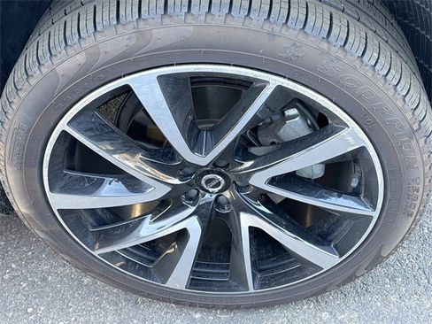 Used 2023 Volvo XC90 B6 Plus w/ Protection Package Premier image 4