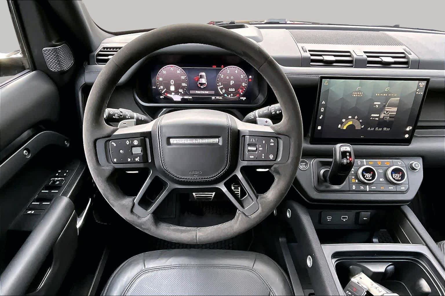 Used 2024 Land Rover Defender 110 V8 AWD/4WD image 5