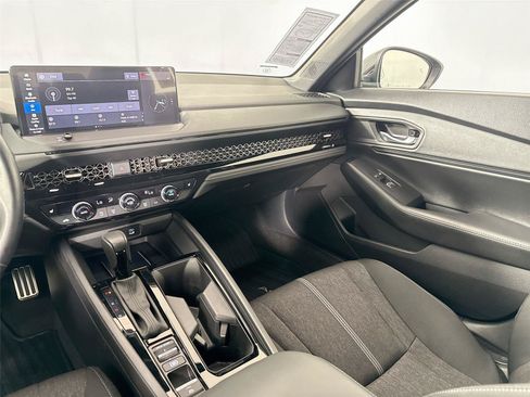 Used 2025 Honda Accord Sport image 29