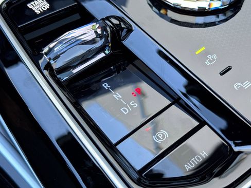 New 2025 BMW 740i image 17