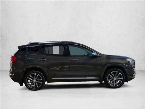 Used 2019 GMC Terrain Denali w/ GMC Pro Grade Package AWD/4WD image 4