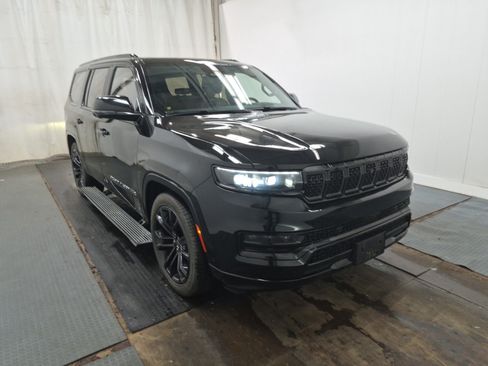 Used 2023 Jeep Grand Wagoneer Series II Obsidian AWD/4WD image 4