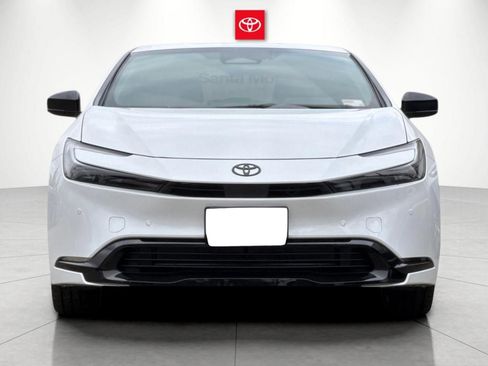 New 2026 Toyota Prius Plug-In Hybrid FWD image 7