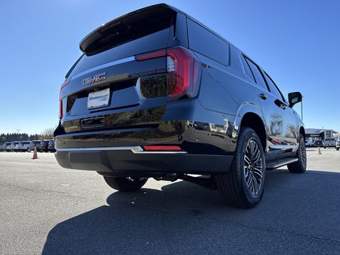 New 2026 GMC Yukon Elevation image 10