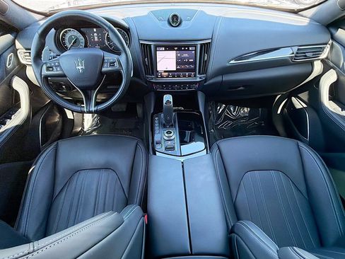 Certified 2023 Maserati Levante GT image 16