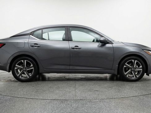 Used 2025 Nissan Sentra SV FWD image 11